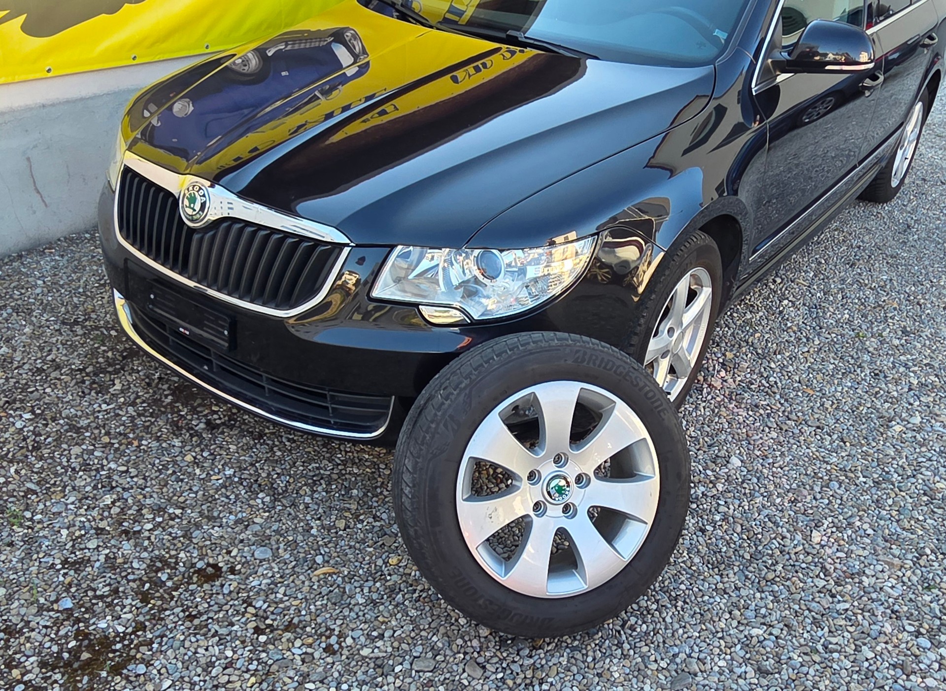 SKODA Superb 2.0 TDi Ambition DSG-image-2