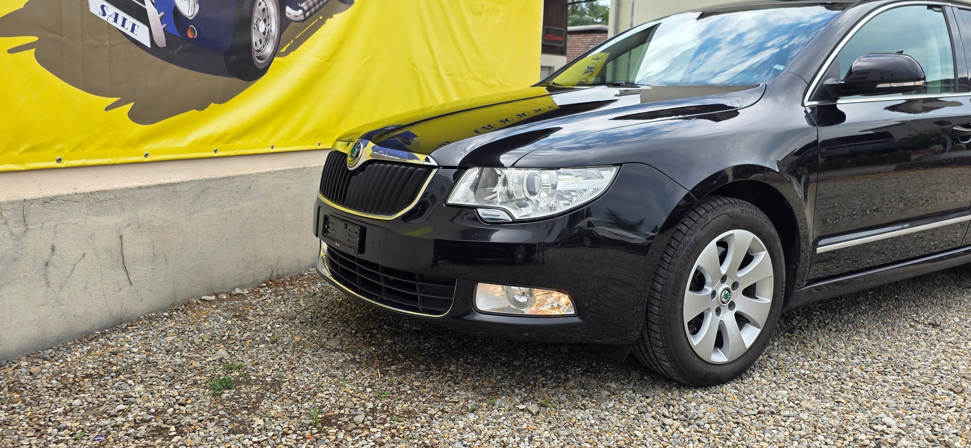 SKODA Superb 2.0 TDi Ambition DSG-image-1