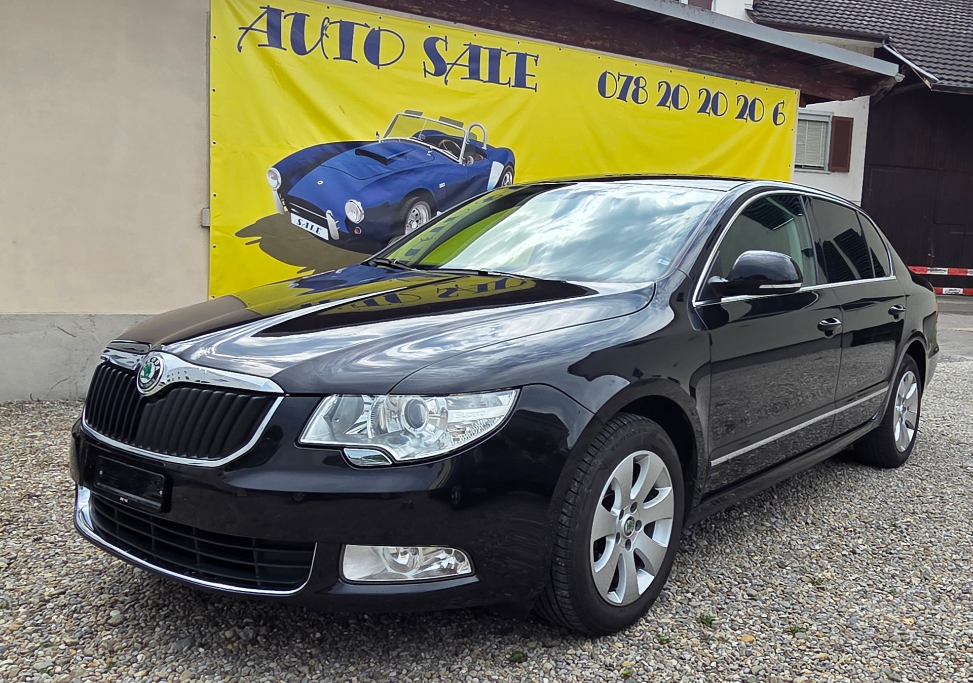 SKODA Superb 2.0 TDi Ambition DSG-image-4
