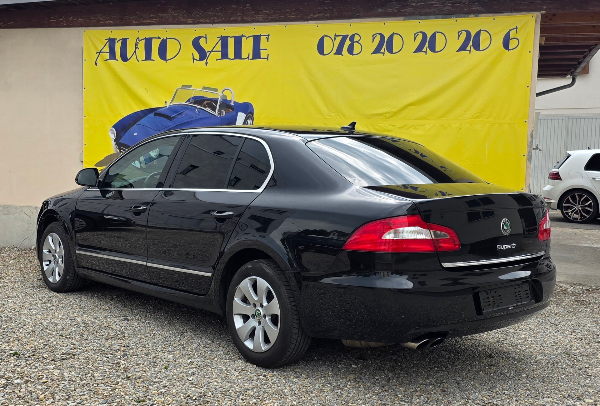 SKODA Superb 2.0 TDi Ambition DSG-image-6