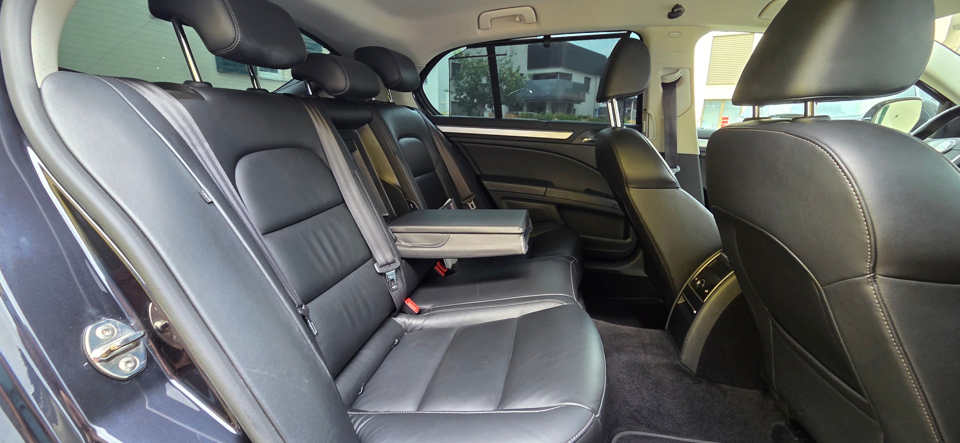 SKODA Superb 2.0 TDi Ambition DSG-image-10