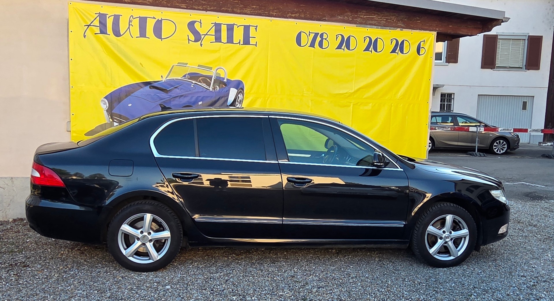 SKODA Superb 2.0 TDi Ambition DSG-image-5
