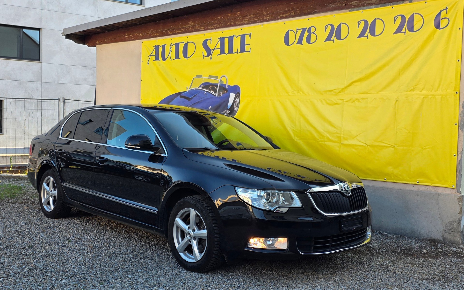 SKODA Superb 2.0 TDi Ambition DSG-image-6