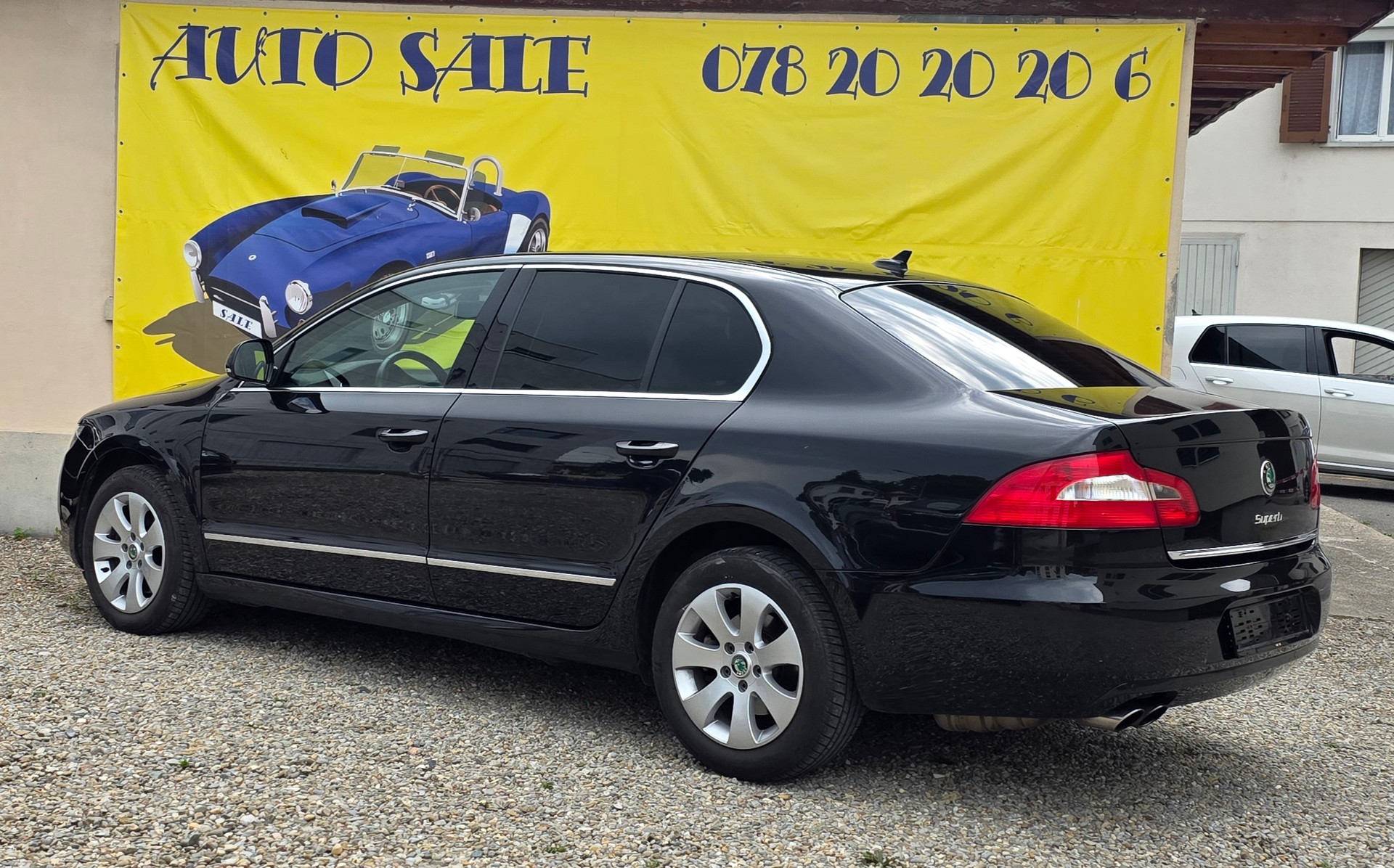 SKODA Superb 2.0 TDi Ambition DSG-image-2