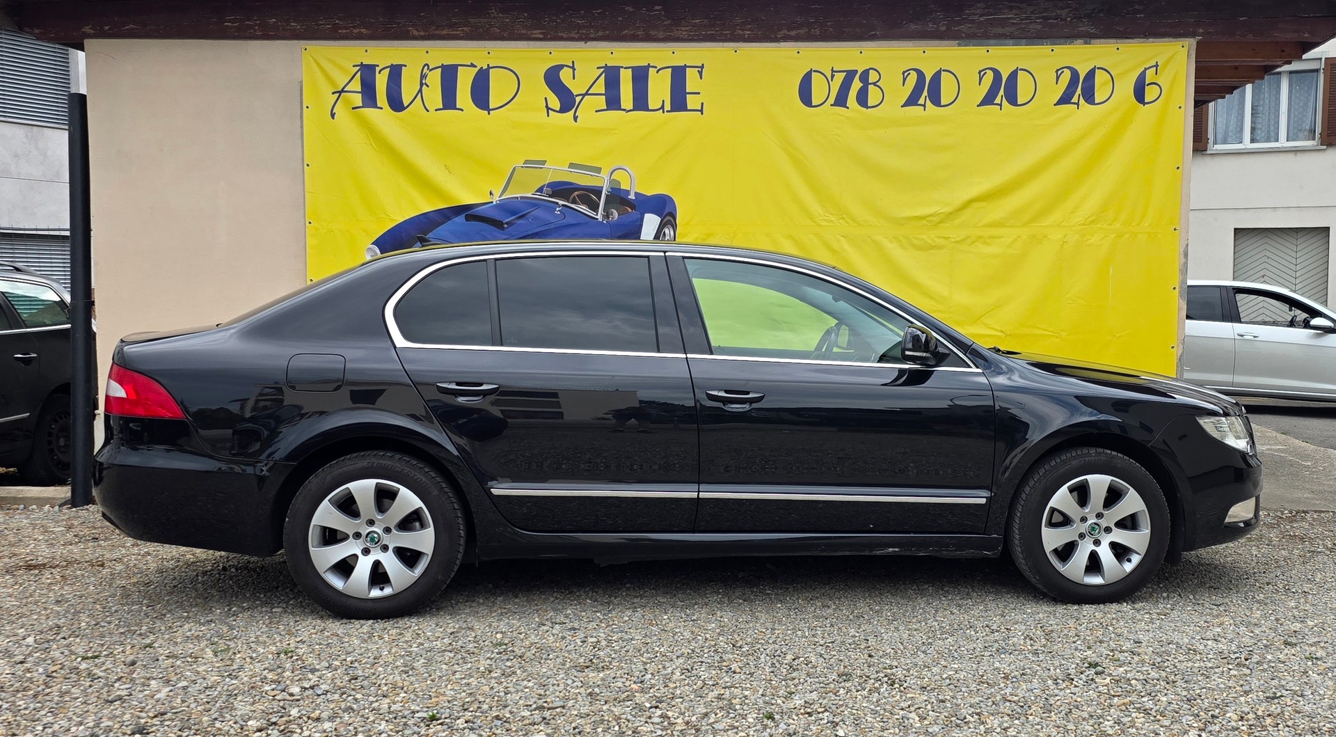 SKODA Superb 2.0 TDi Ambition DSG-image-3