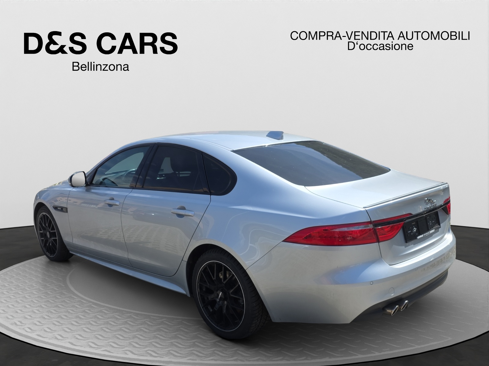 JAGUAR XF 20d Pure AWD Automatic-image-2