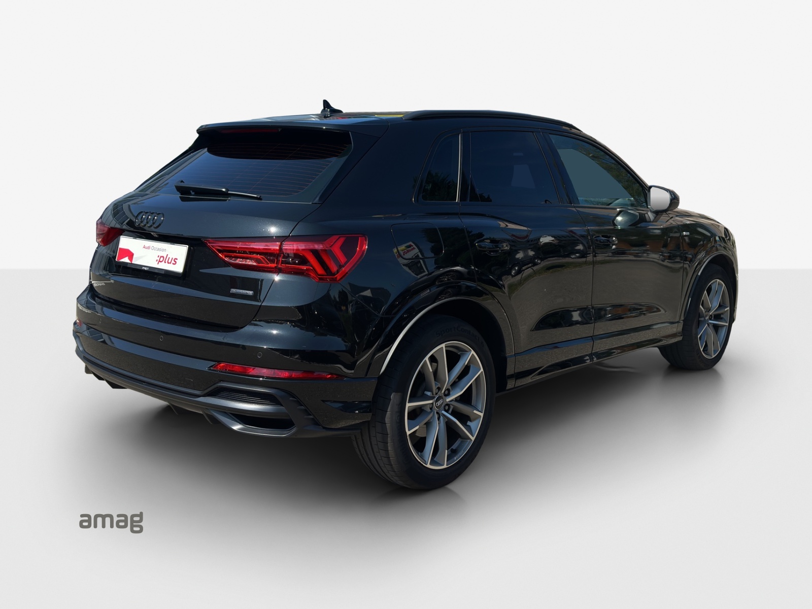 AUDI Q3 45 TFSI S line quattro S-tronic-image-4