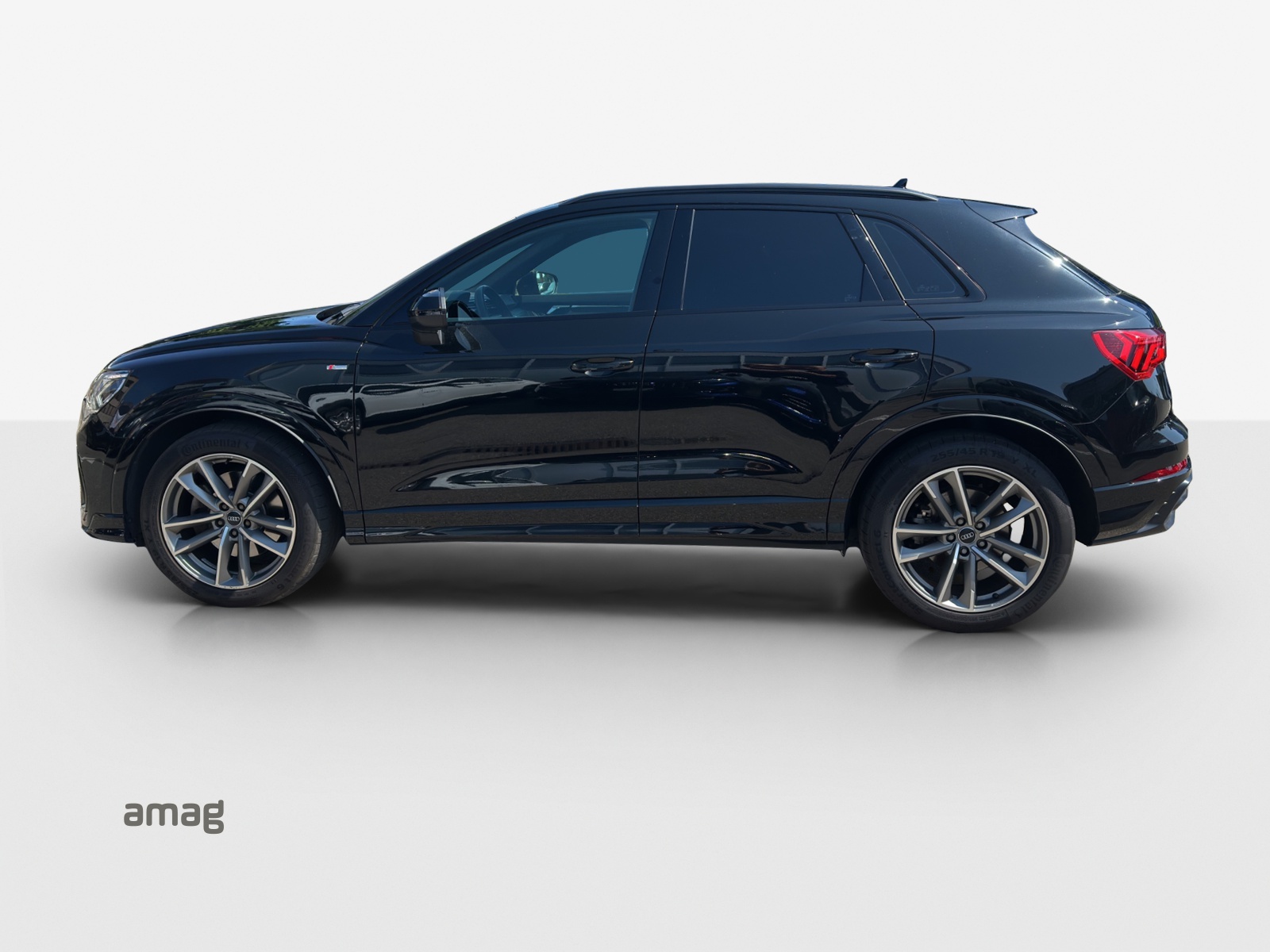 AUDI Q3 45 TFSI S line quattro S-tronic-image-1