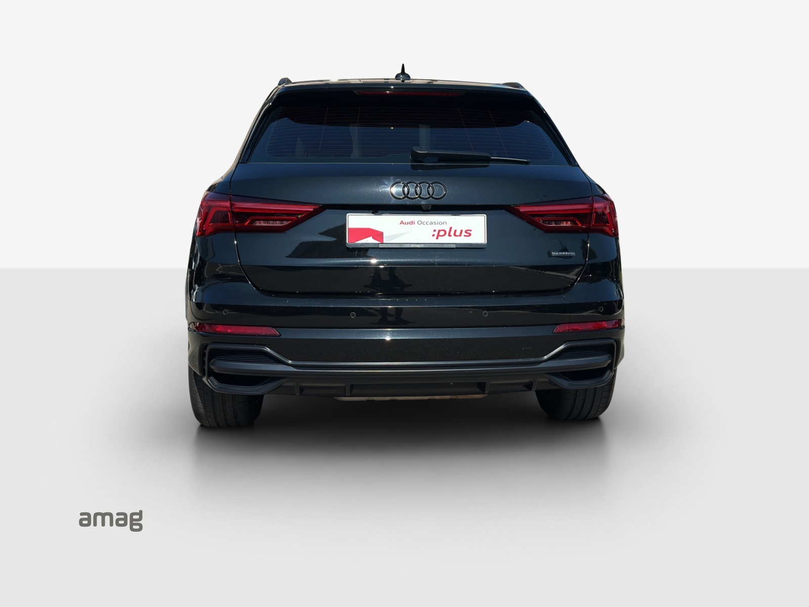 AUDI Q3 45 TFSI S line quattro S-tronic-image-3