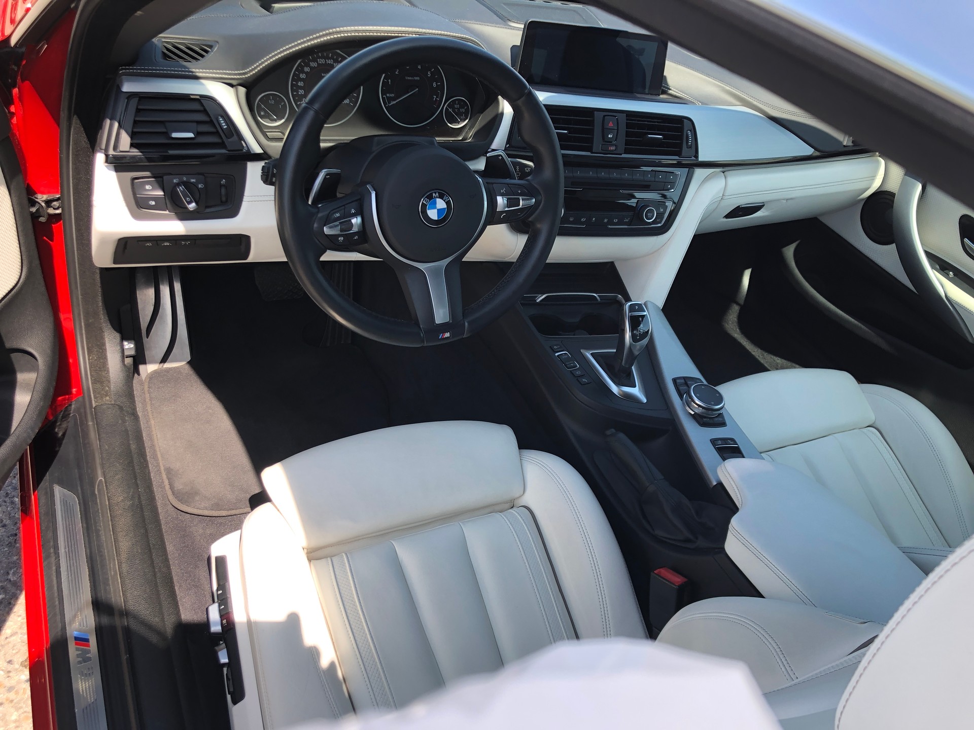 BMW 440i Cabriolet xDrive M Sport Steptronic-image-15