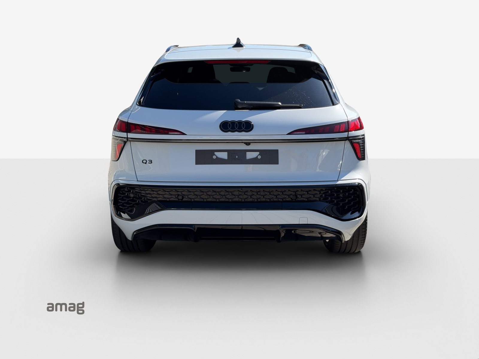 AUDI Q3 SUV 110 kW TFSI S tronic-showroom-element-3