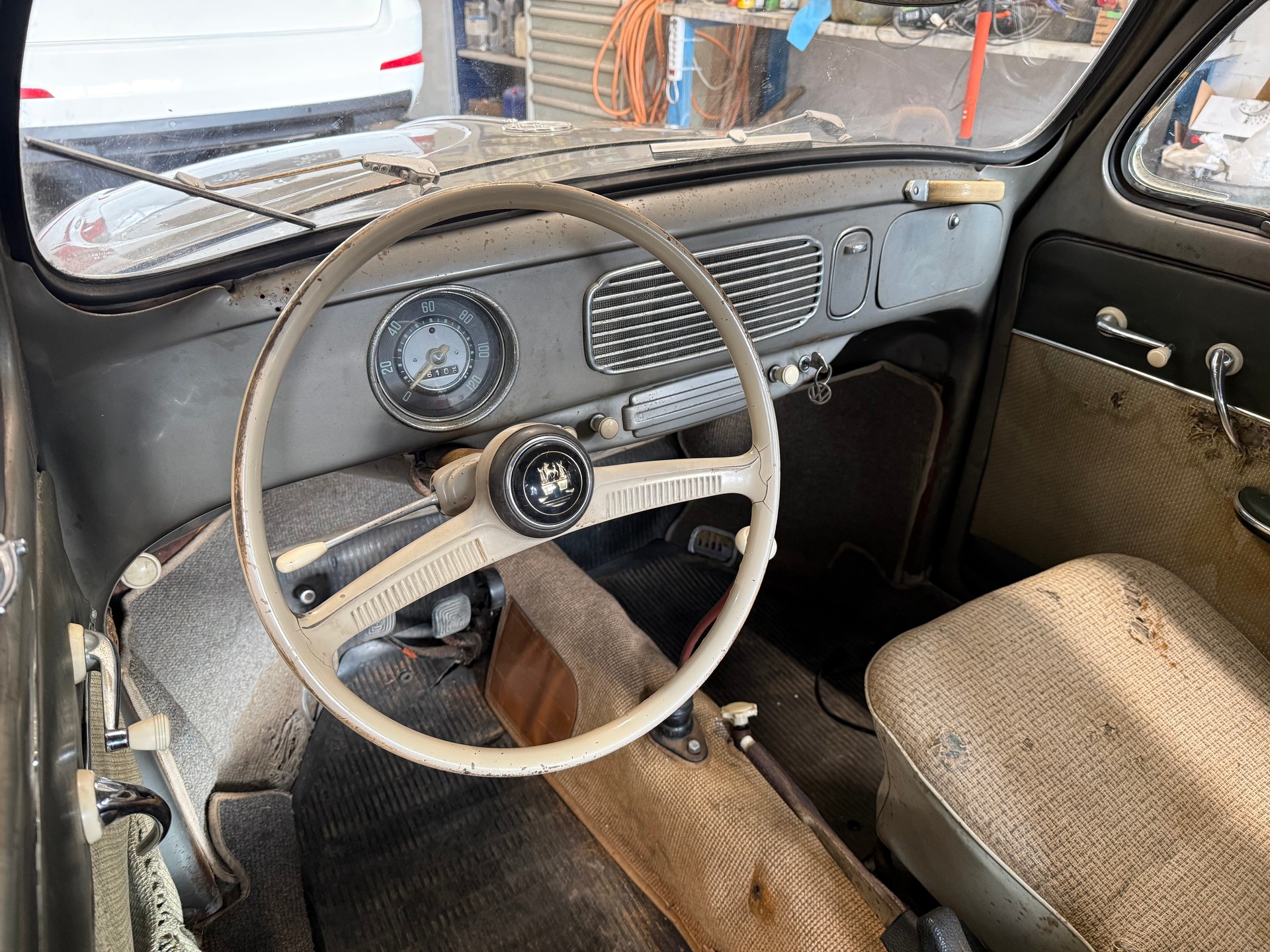 VW Ovali De Luxe-image-2
