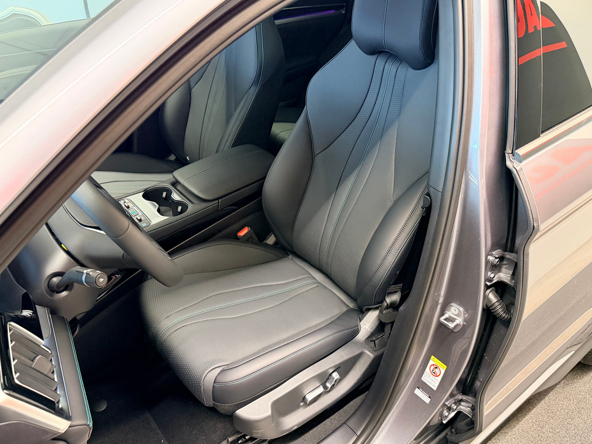 BYD Seal U DM-i Design AWD-image-13