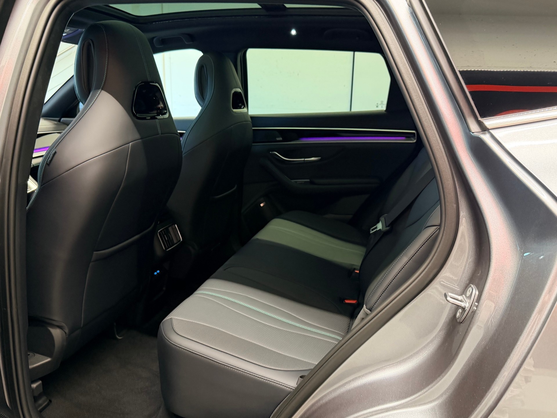 BYD Seal U DM-i Design AWD-image-14