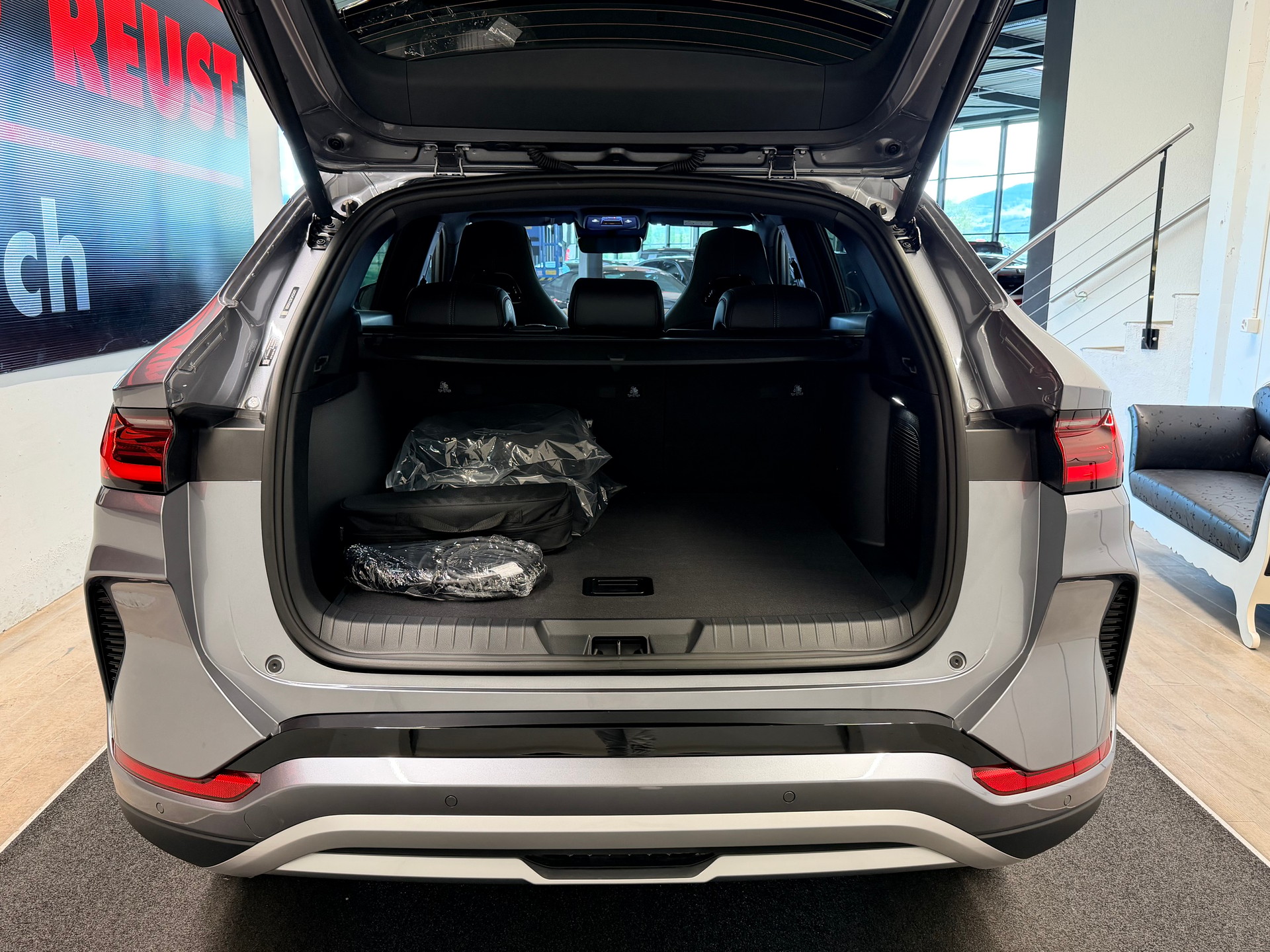 BYD Seal U DM-i Design AWD-image-8