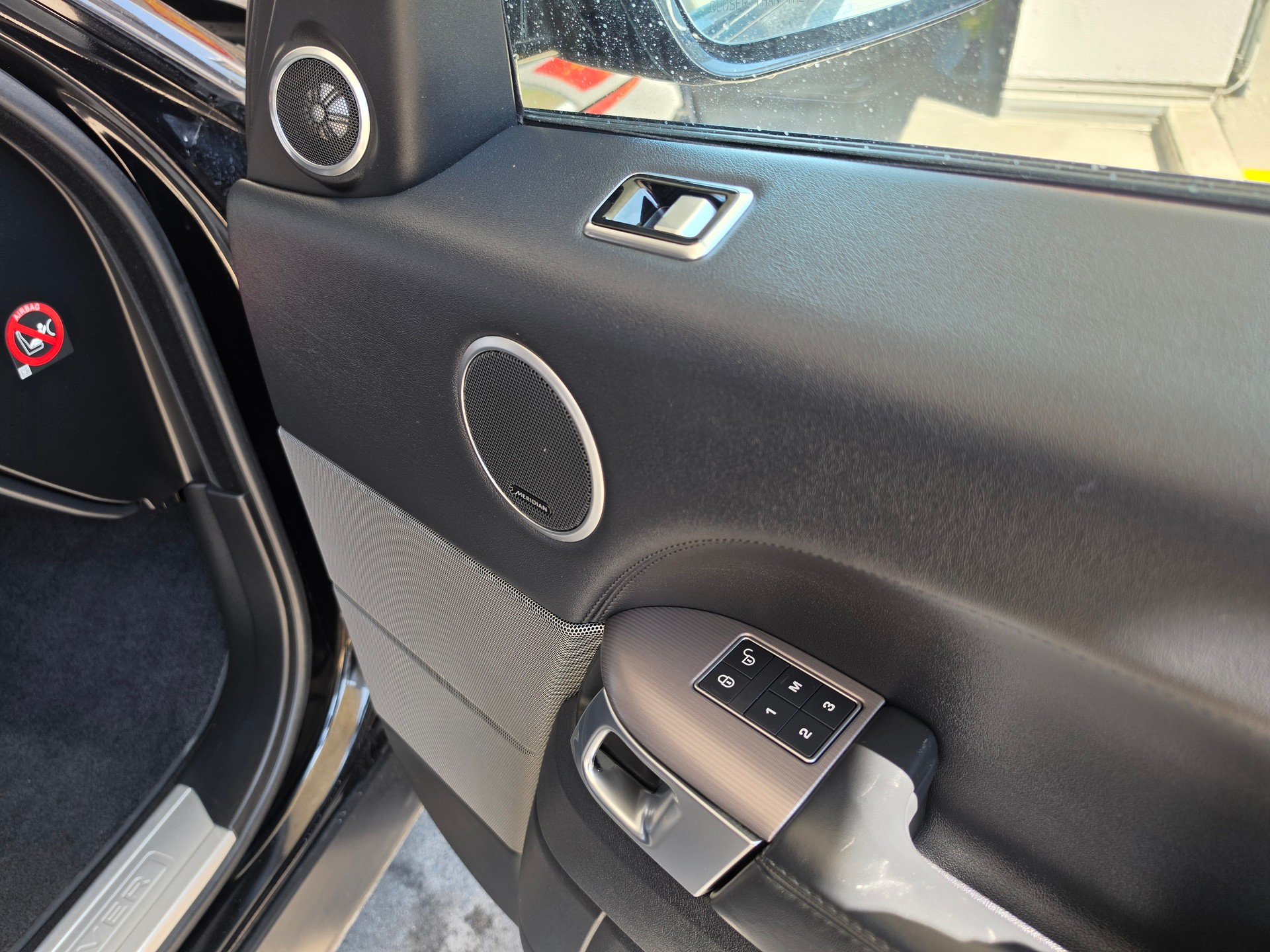 LAND ROVER RANGE ROVER-image-21
