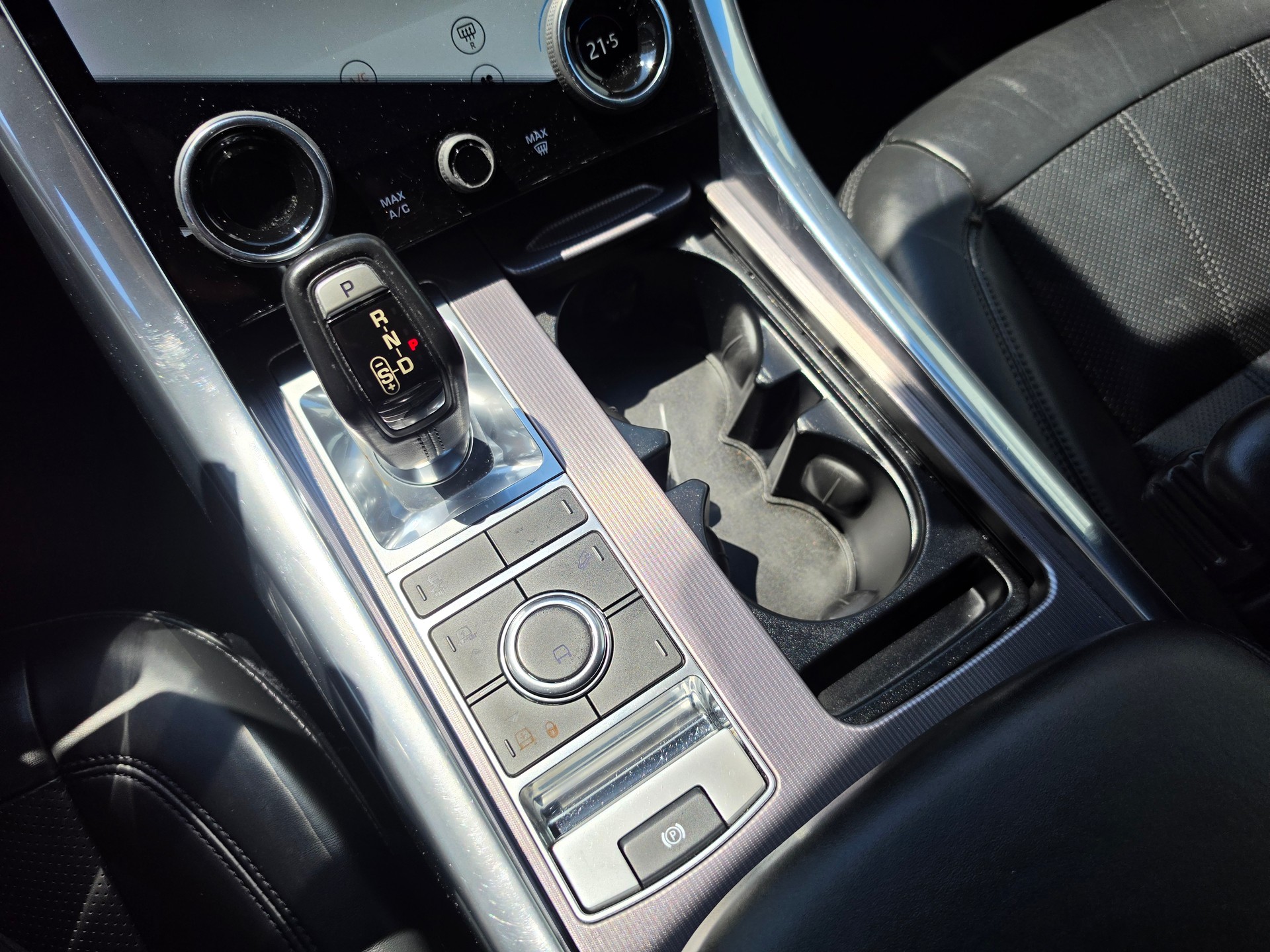 LAND ROVER RANGE ROVER-image-36