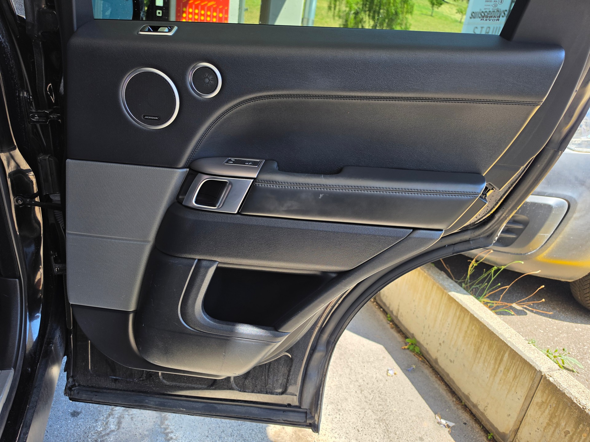 LAND ROVER RANGE ROVER-image-16