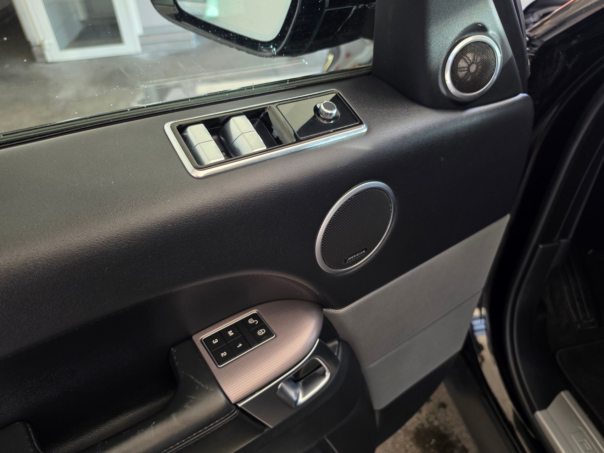 LAND ROVER RANGE ROVER-image-11