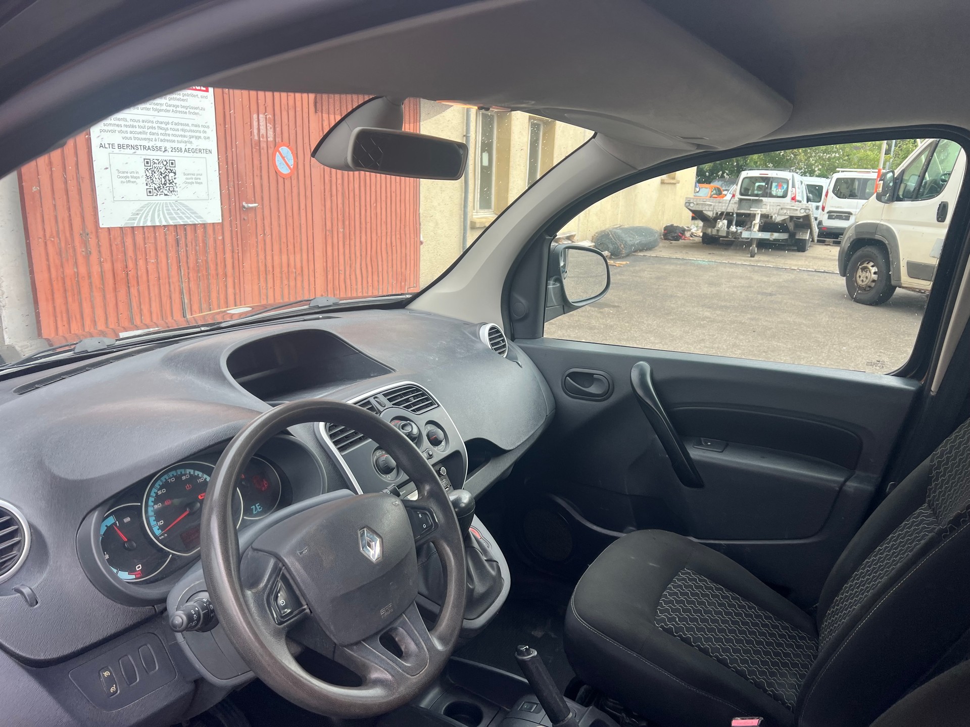 RENAULT Kangoo Z.E. Access-image-8