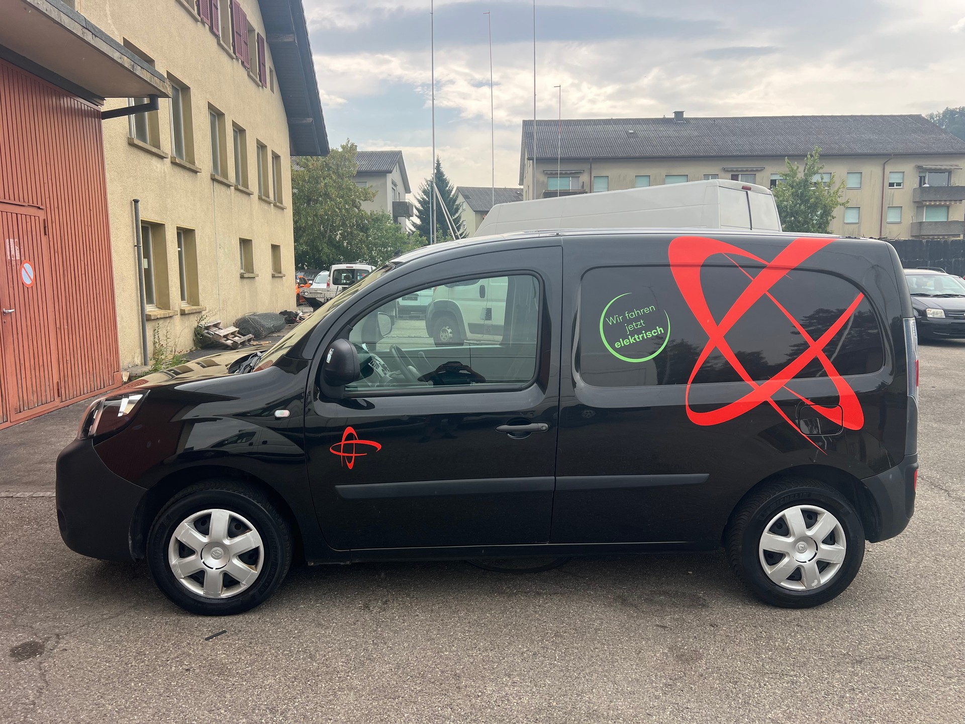 RENAULT Kangoo Z.E. Access-showroom-element-2