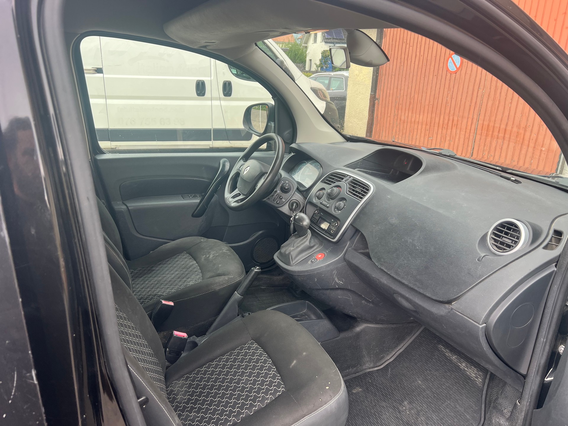 RENAULT Kangoo Z.E. Access-image-9