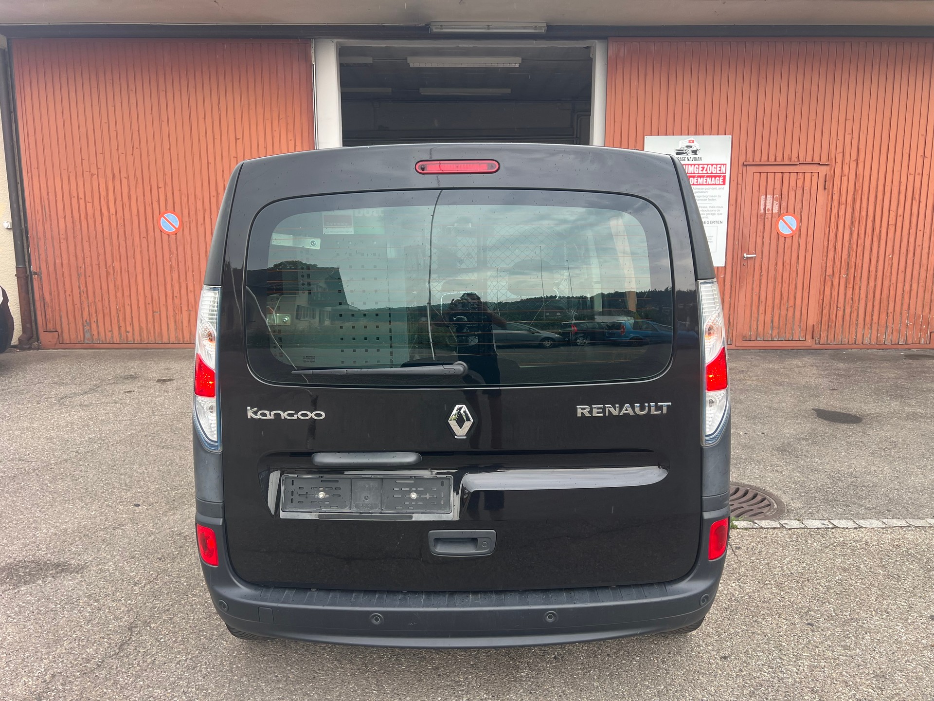 RENAULT Kangoo Z.E. Access-showroom-element-3