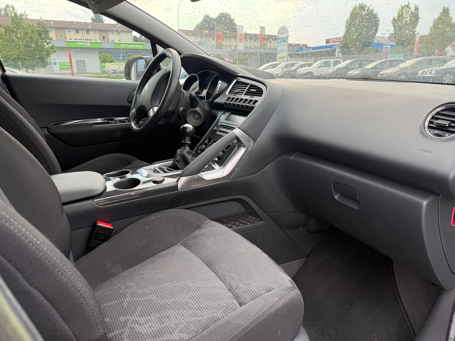 PEUGEOT 3008 1.6 16V T Sport-image-8