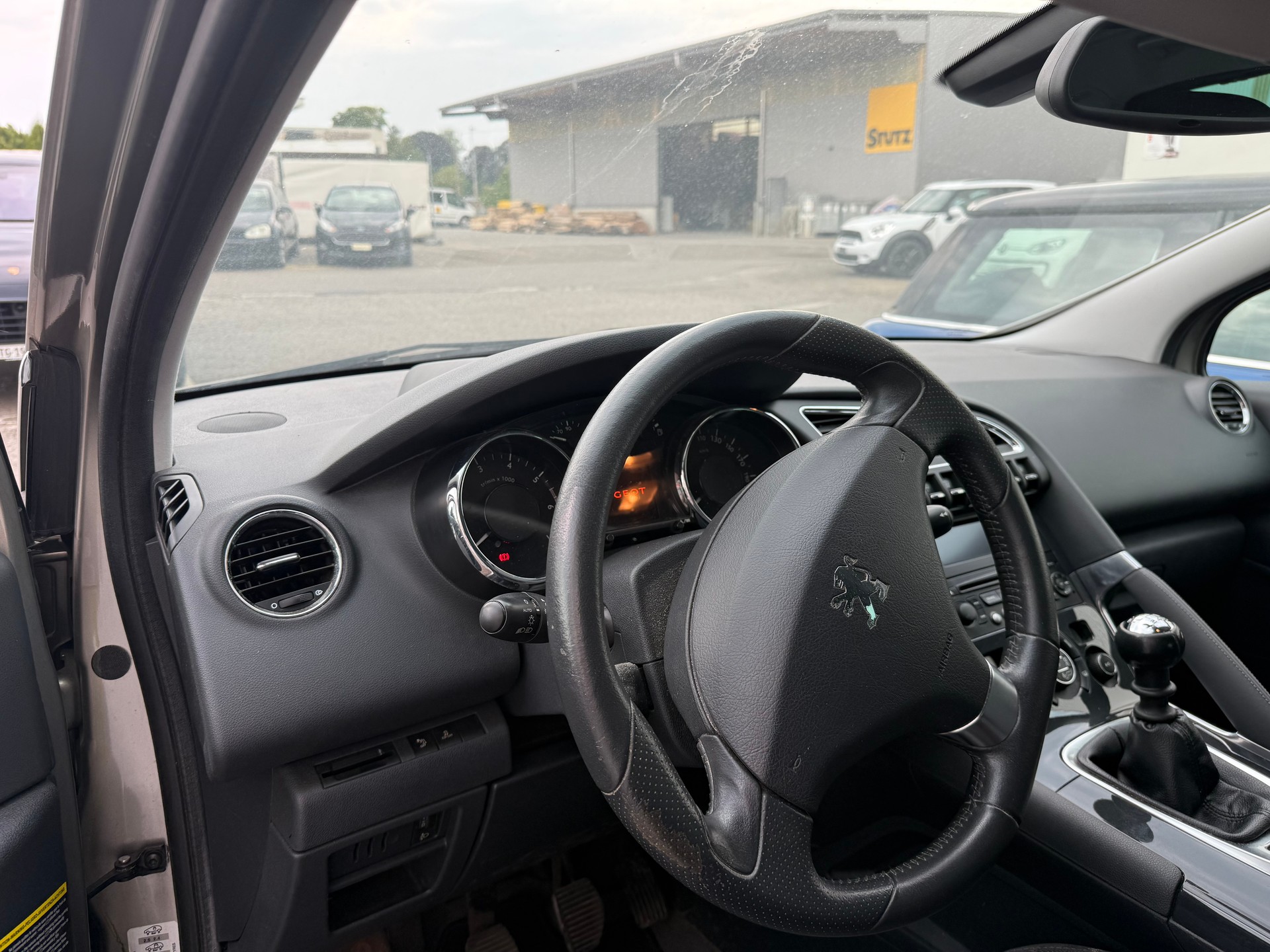 PEUGEOT 3008 1.6 16V T Sport-image-4