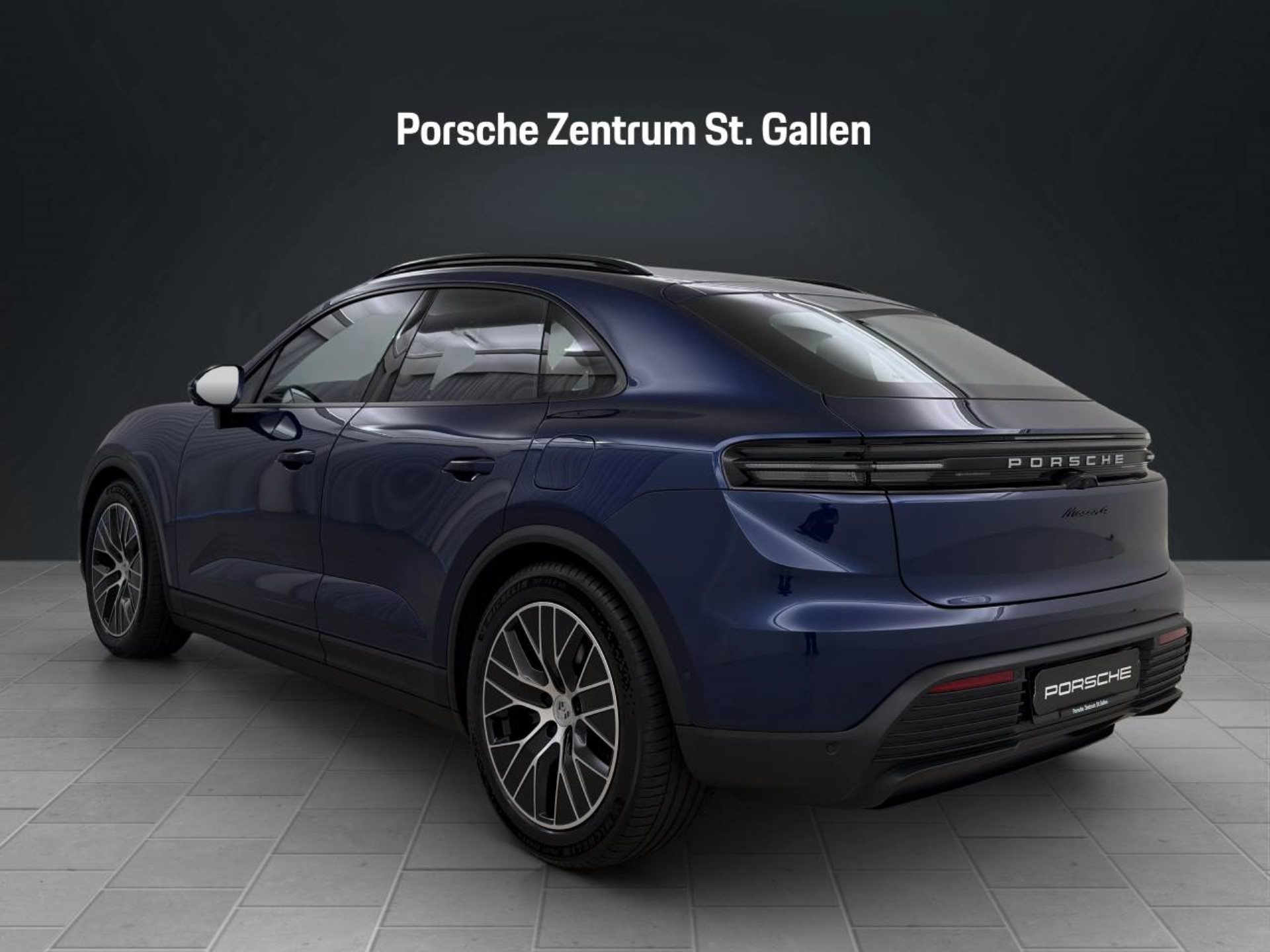PORSCHE Macan 4-image-2