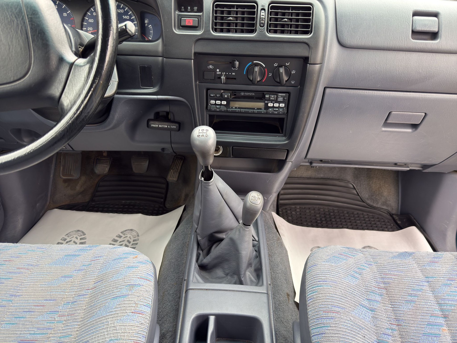 TOYOTA Hilux RZN 173 X-TRA Cab SR5-image-13