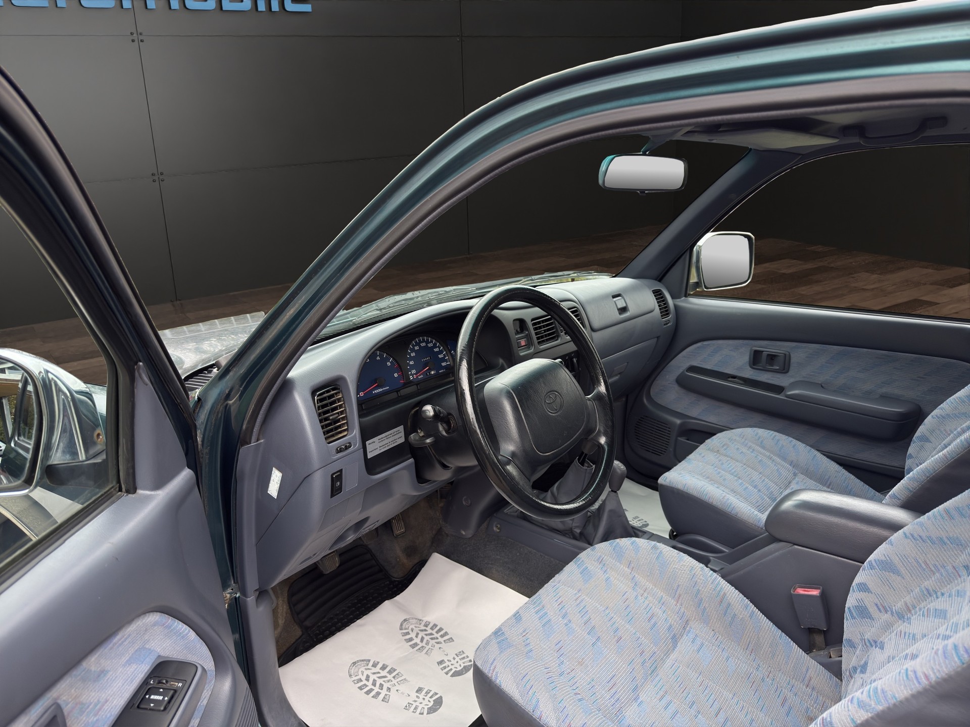 TOYOTA Hilux RZN 173 X-TRA Cab SR5-image-9