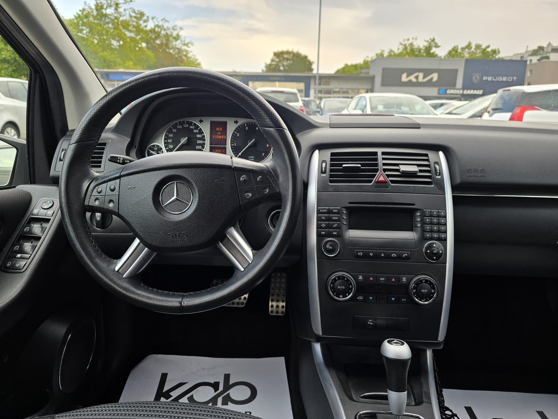 MERCEDES-BENZ B 200 T-image-9