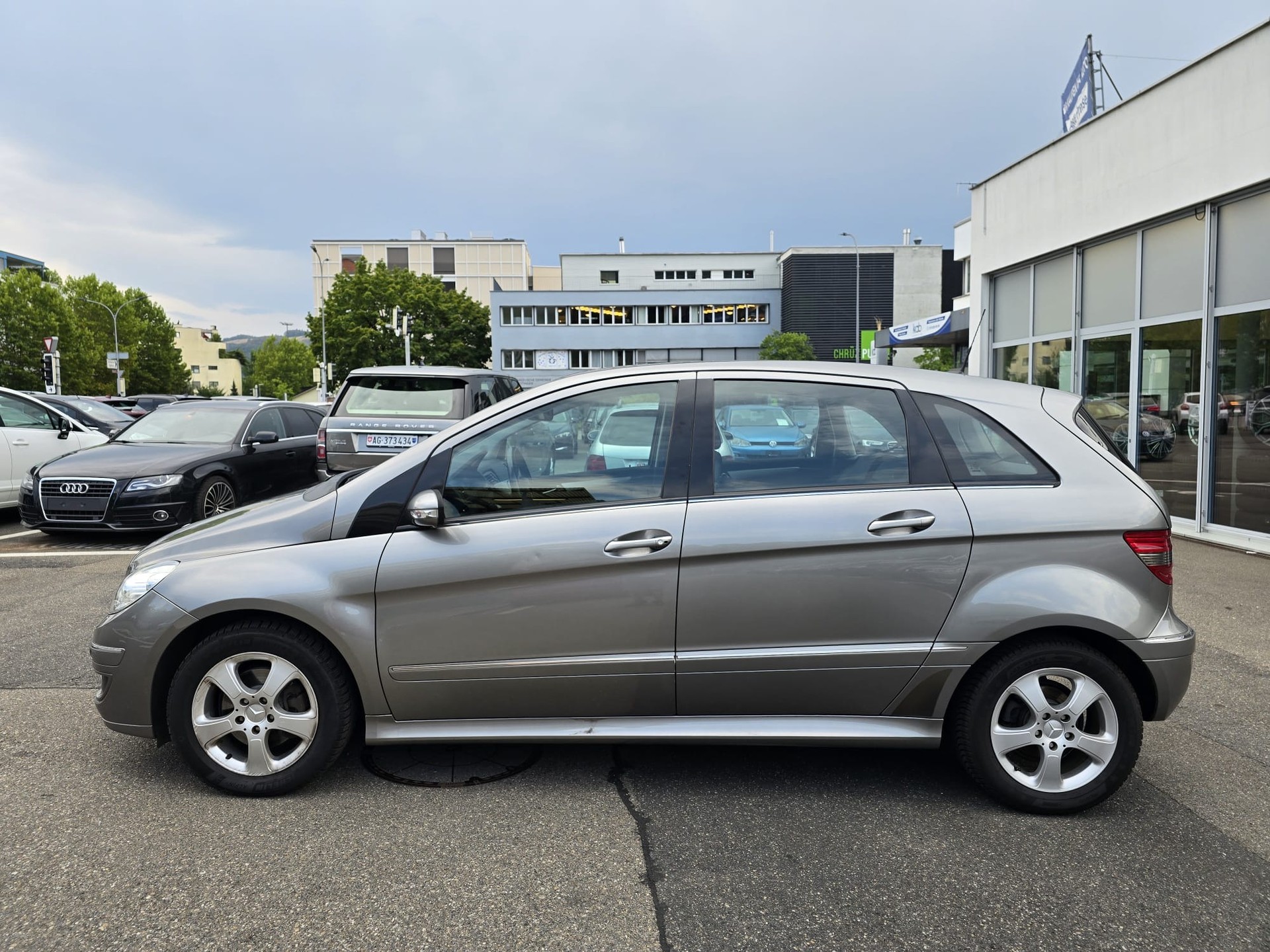 MERCEDES-BENZ B 200 T-image-6