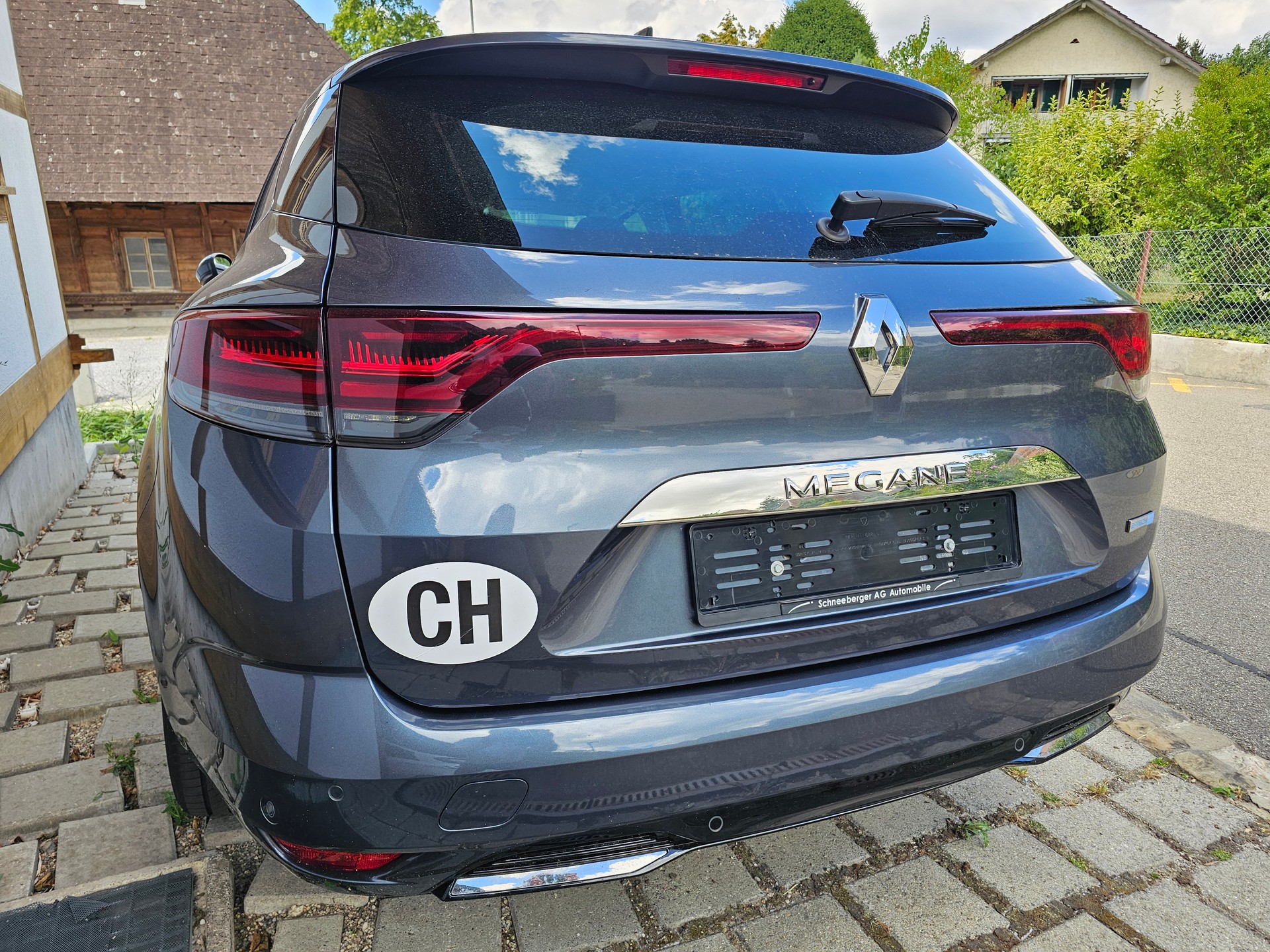 RENAULT 1.6 E-Tech Plug-in Intens-image-1
