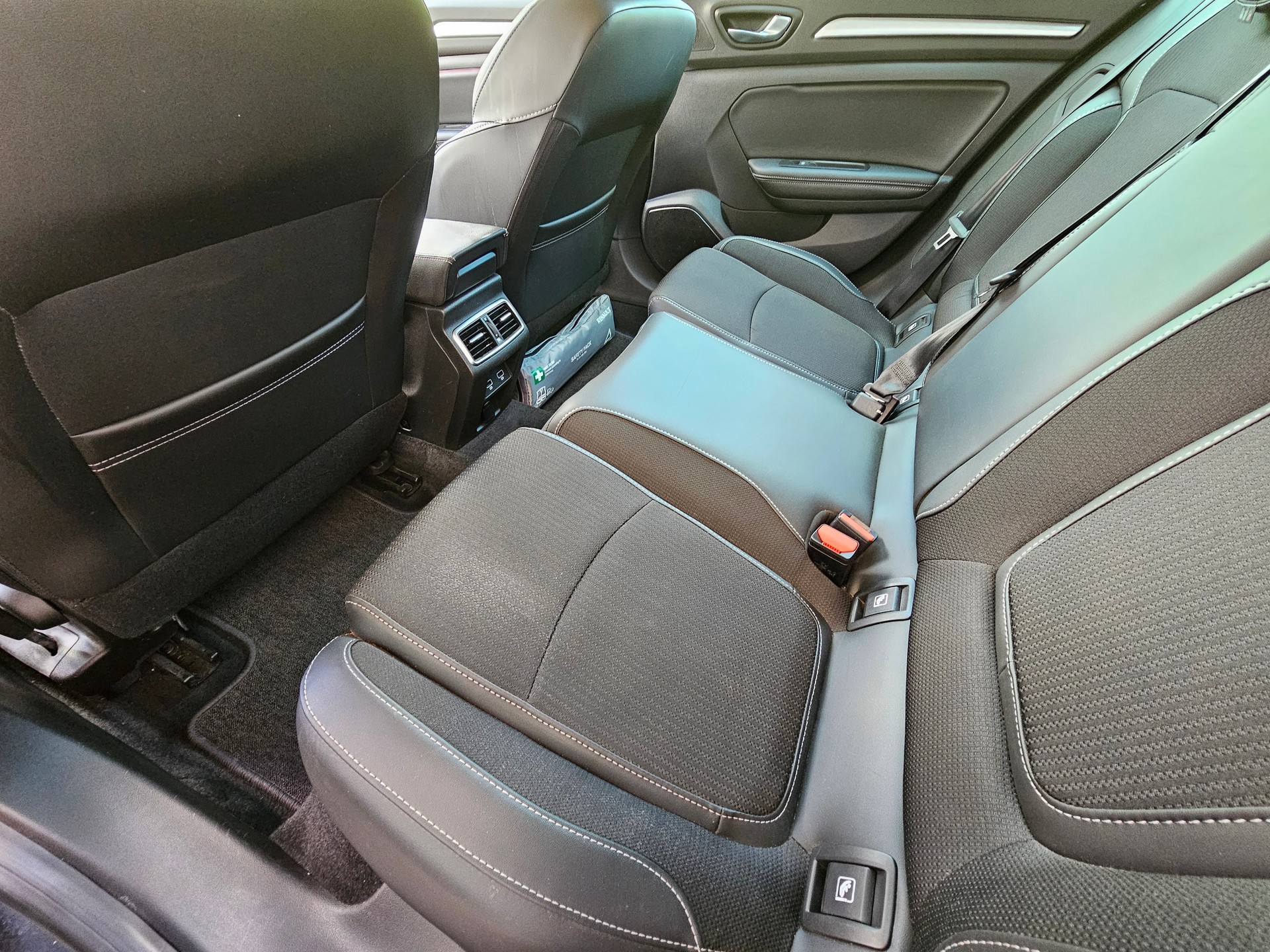 RENAULT 1.6 E-Tech Plug-in Intens-image-6