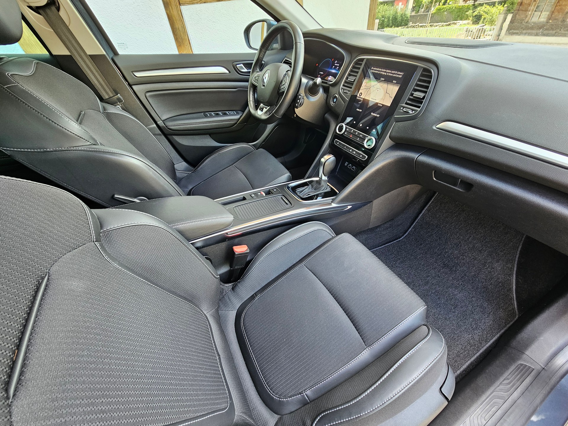 RENAULT 1.6 E-Tech Plug-in Intens-image-4