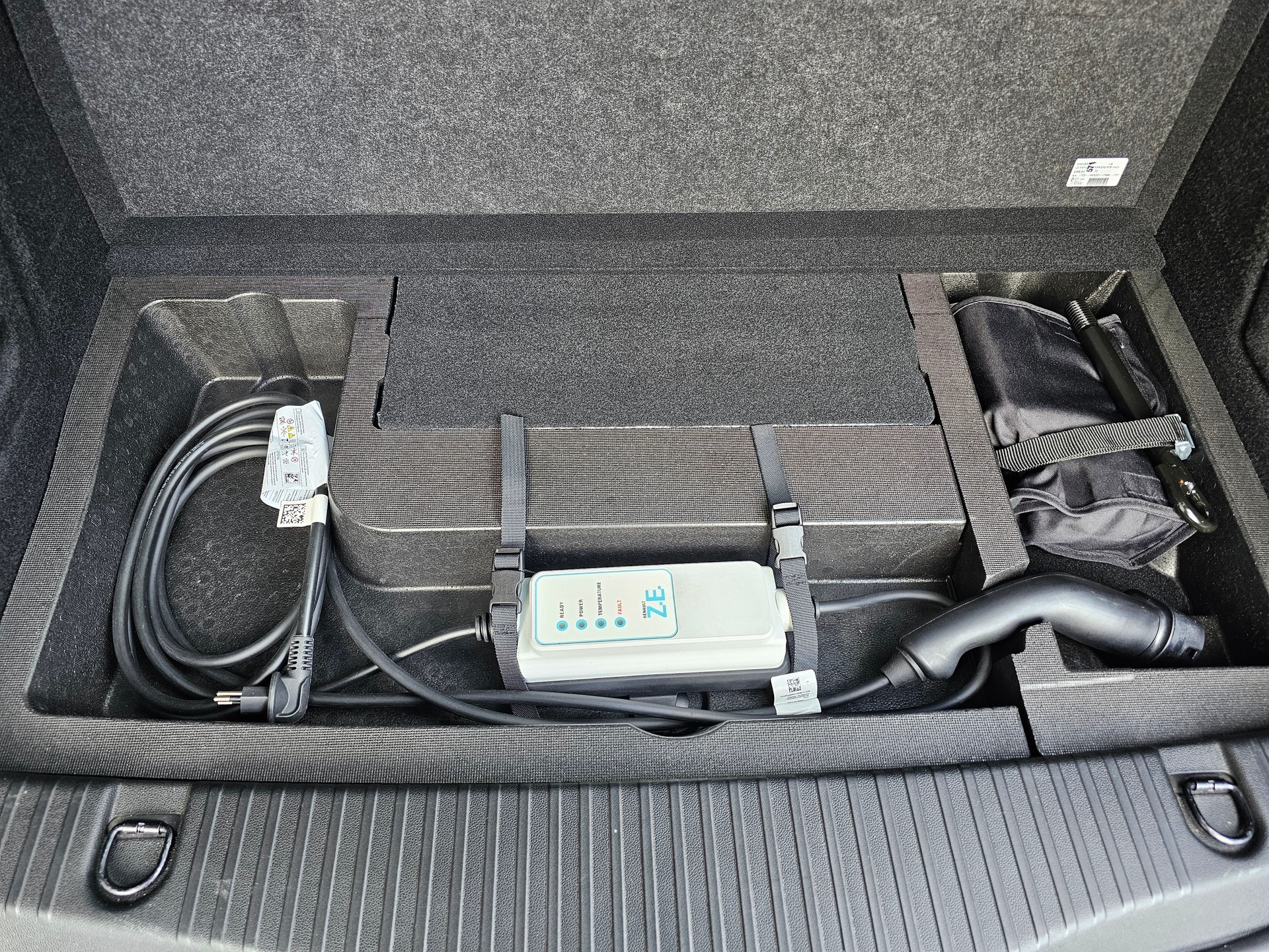 RENAULT 1.6 E-Tech Plug-in Intens-image-9