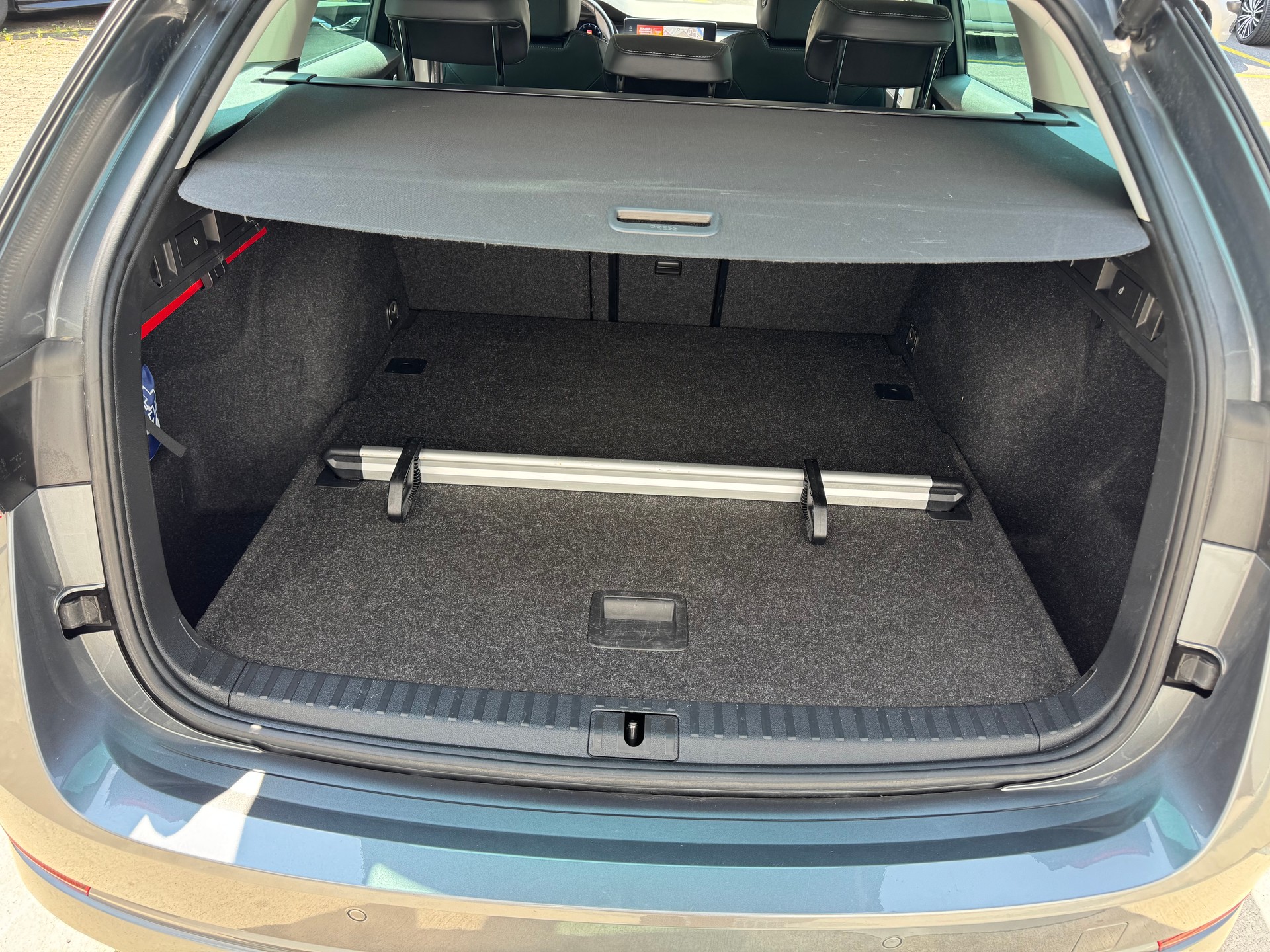 SKODA Octavia Combi 2.0 TDI DSG Style 4x4-image-11
