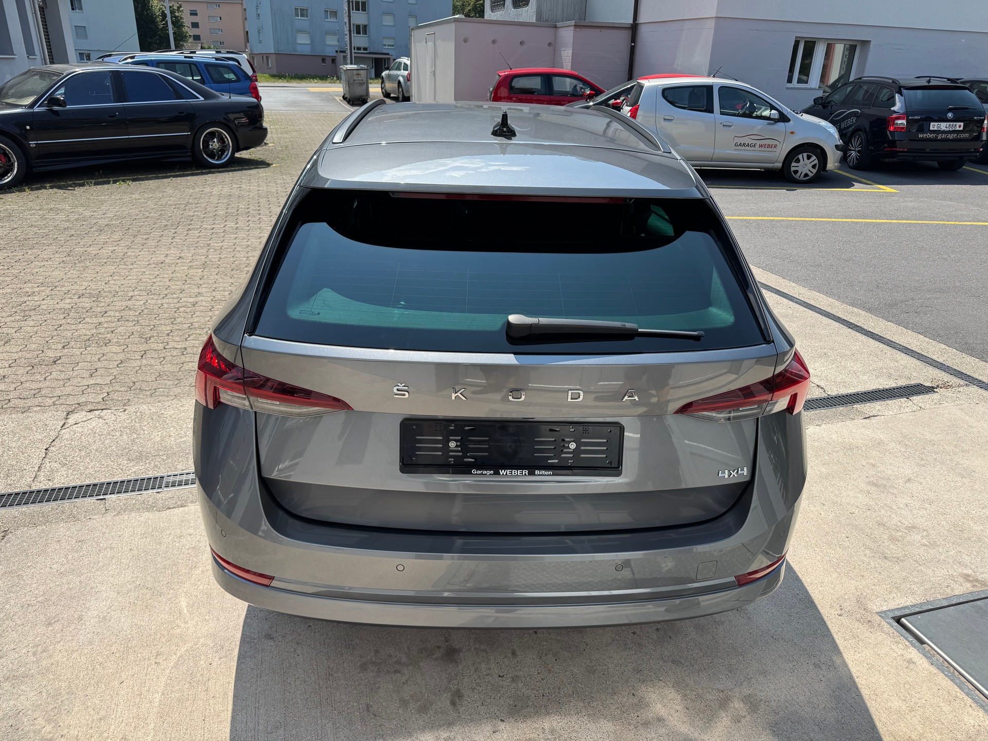 SKODA Octavia Combi 2.0 TDI DSG Style 4x4-image-5