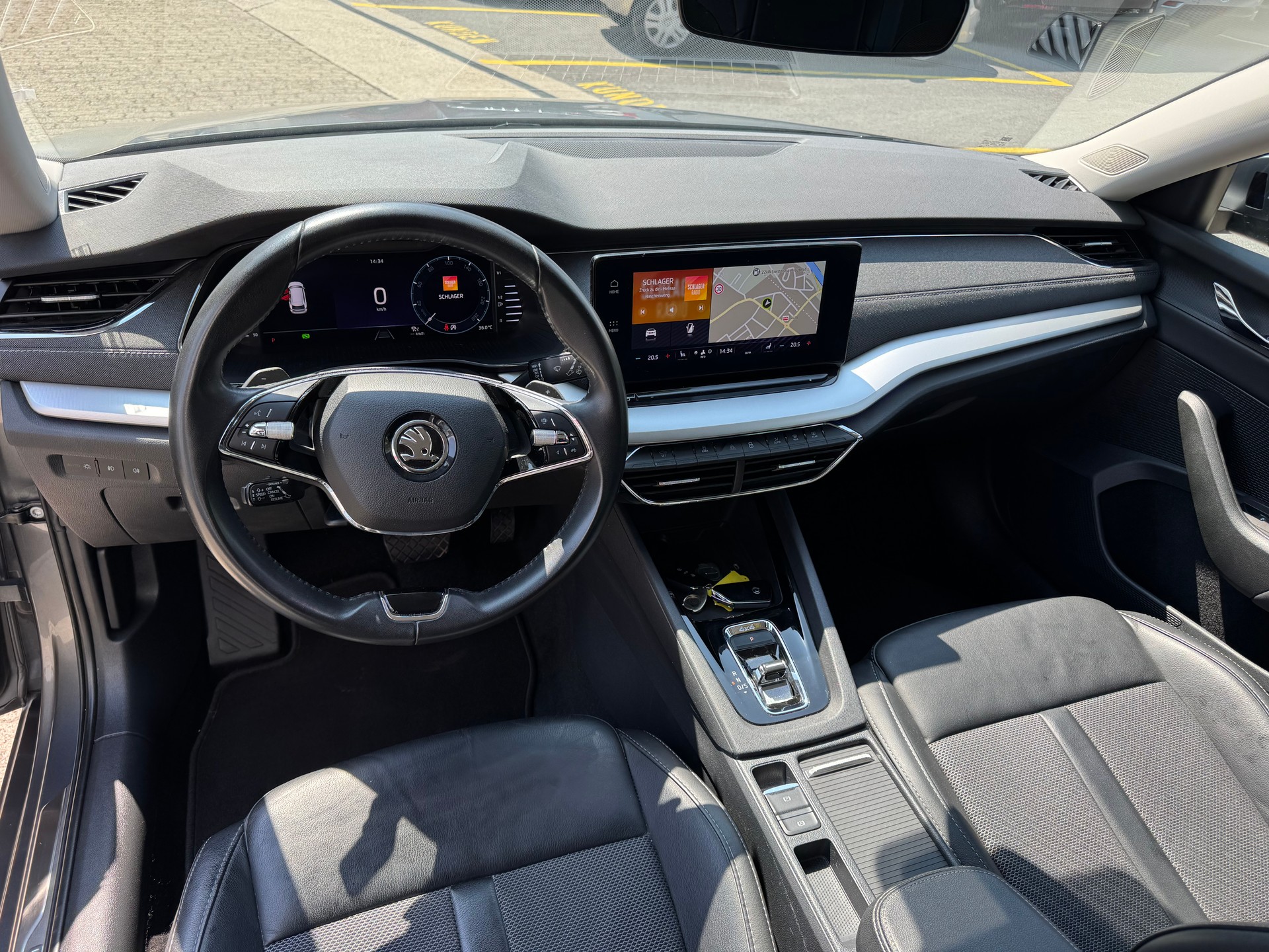 SKODA Octavia Combi 2.0 TDI DSG Style 4x4-image-10