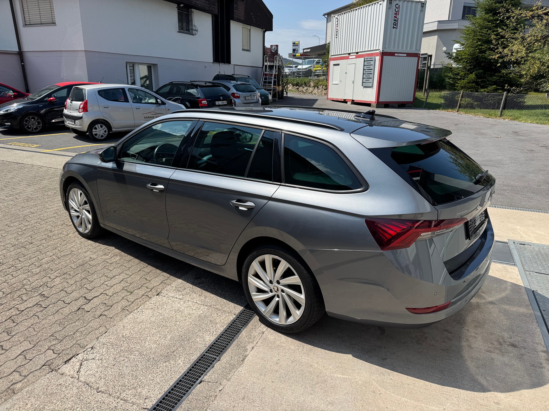 SKODA Octavia Combi 2.0 TDI DSG Style 4x4-image-6
