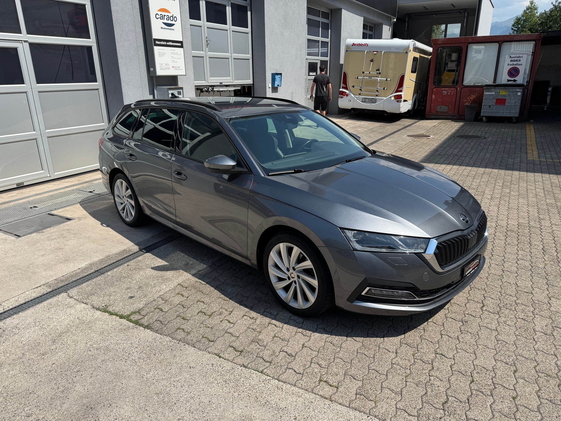 SKODA Octavia Combi 2.0 TDI DSG Style 4x4-image-2
