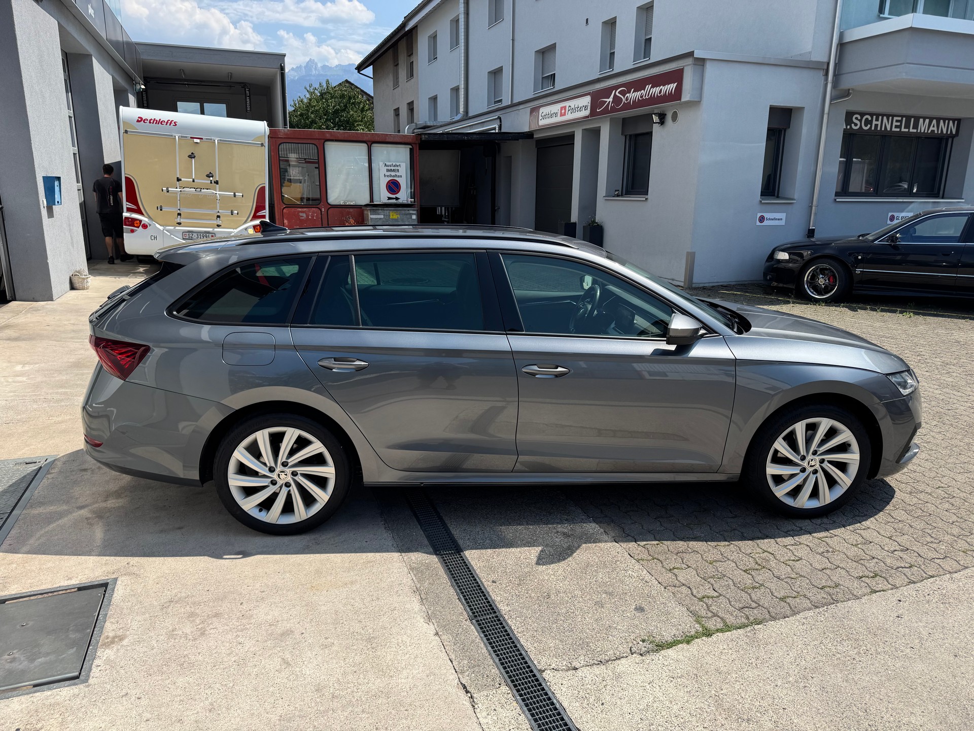 SKODA Octavia Combi 2.0 TDI DSG Style 4x4-image-3