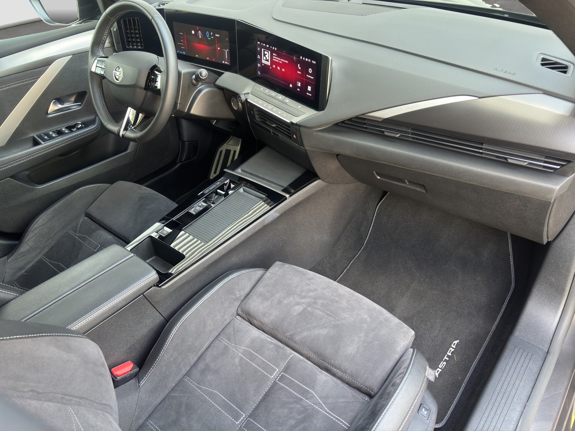 OPEL Astra 1.6 PHEV Turbo Swiss Plus A-image-10