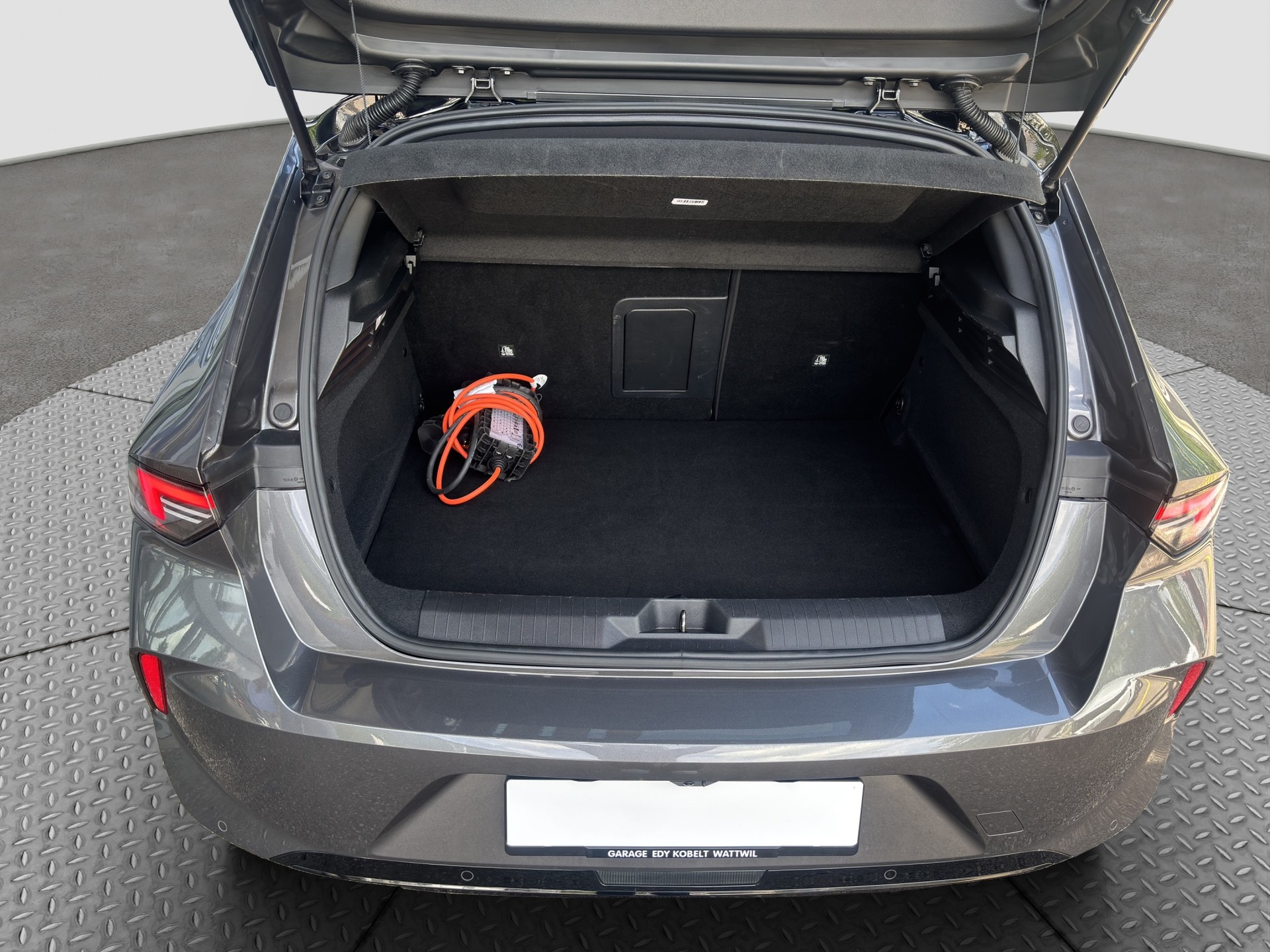 OPEL Astra 1.6 PHEV Turbo Swiss Plus A-image-15