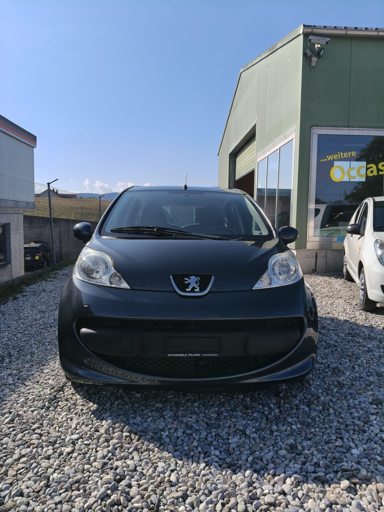 PEUGEOT 107 1.0 Trendy-image-1