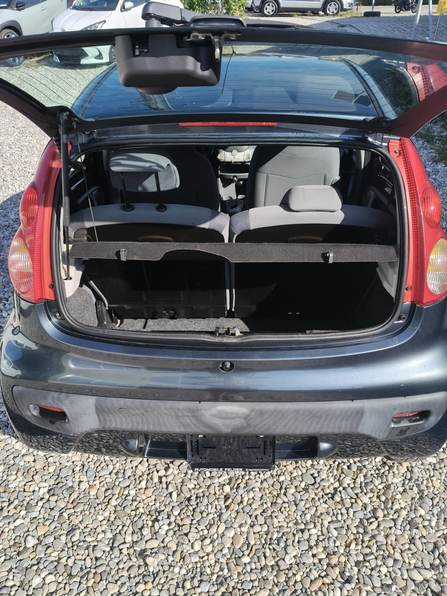 PEUGEOT 107 1.0 Trendy-image-11