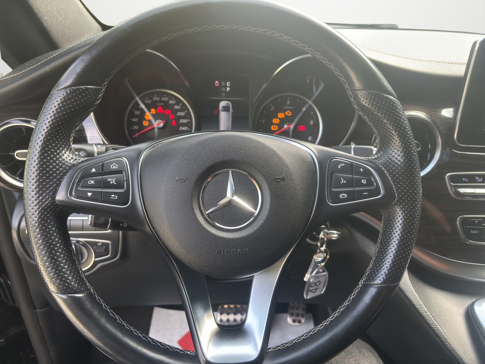 MERCEDES-BENZ V 300 d extralang Avantgarde 9G-Tronic-image-9