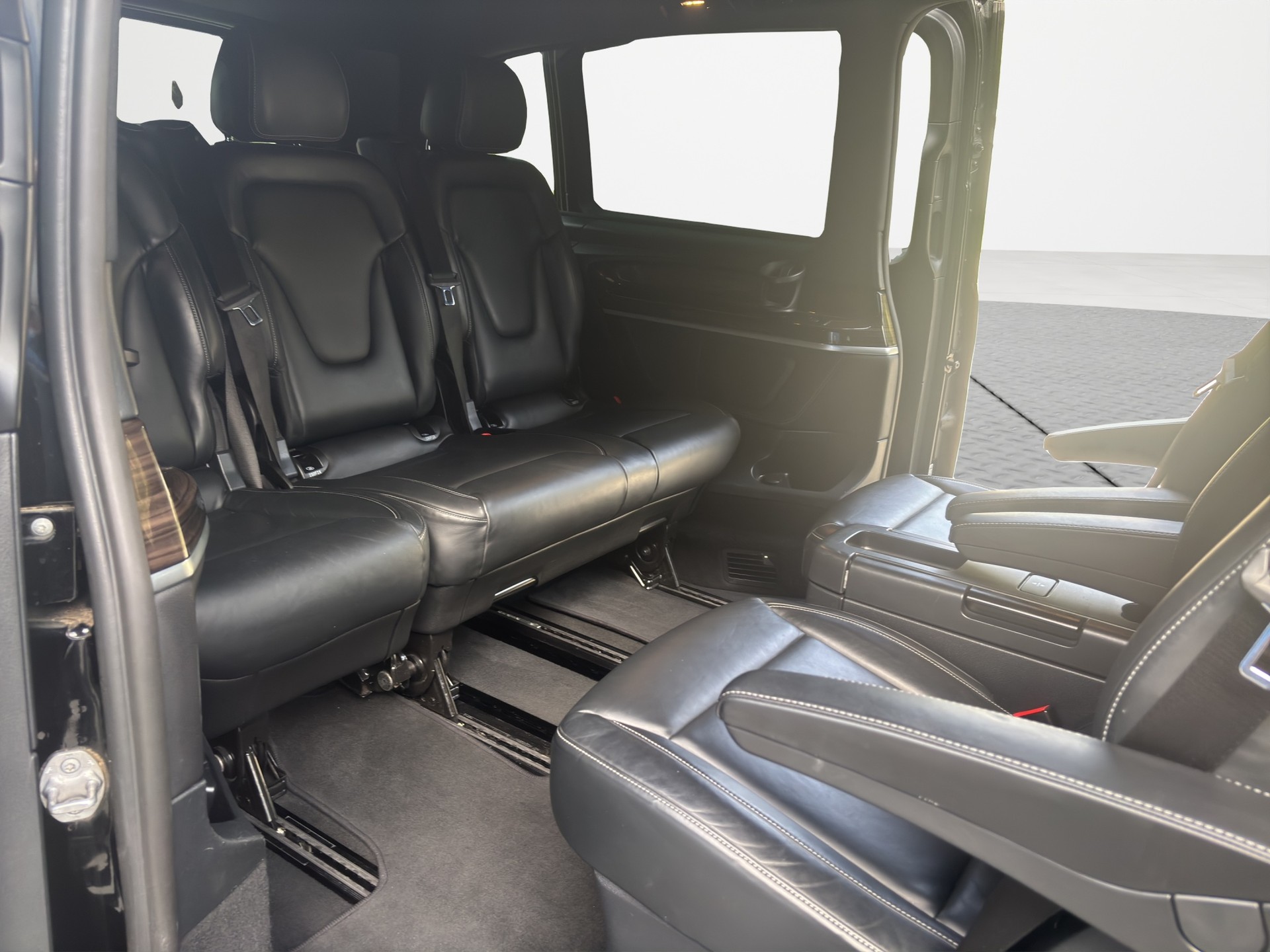 MERCEDES-BENZ V 300 d extralang Avantgarde 9G-Tronic-image-10